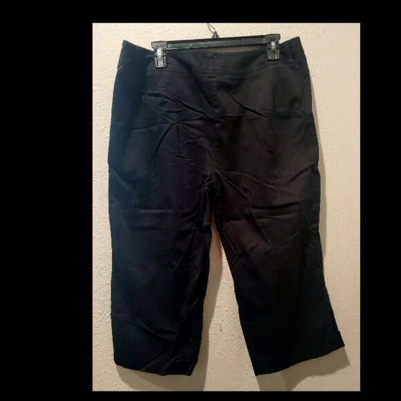 Avenue black capris cropped pants stretch plus size 16 office, work, party, New - Picture 2 of 14